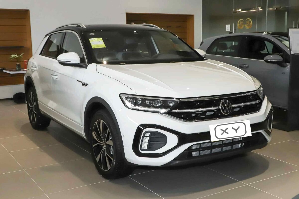 Volkswagen T-ROC white