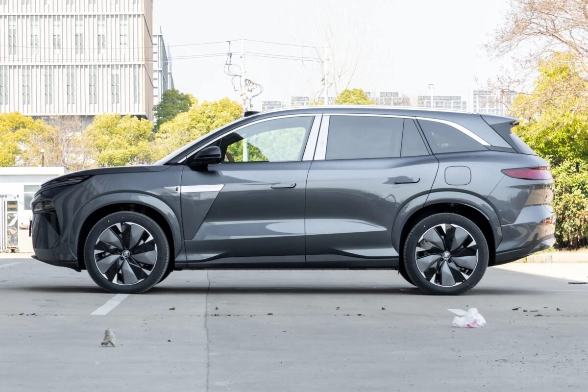 BYD Tang L EV 600KM