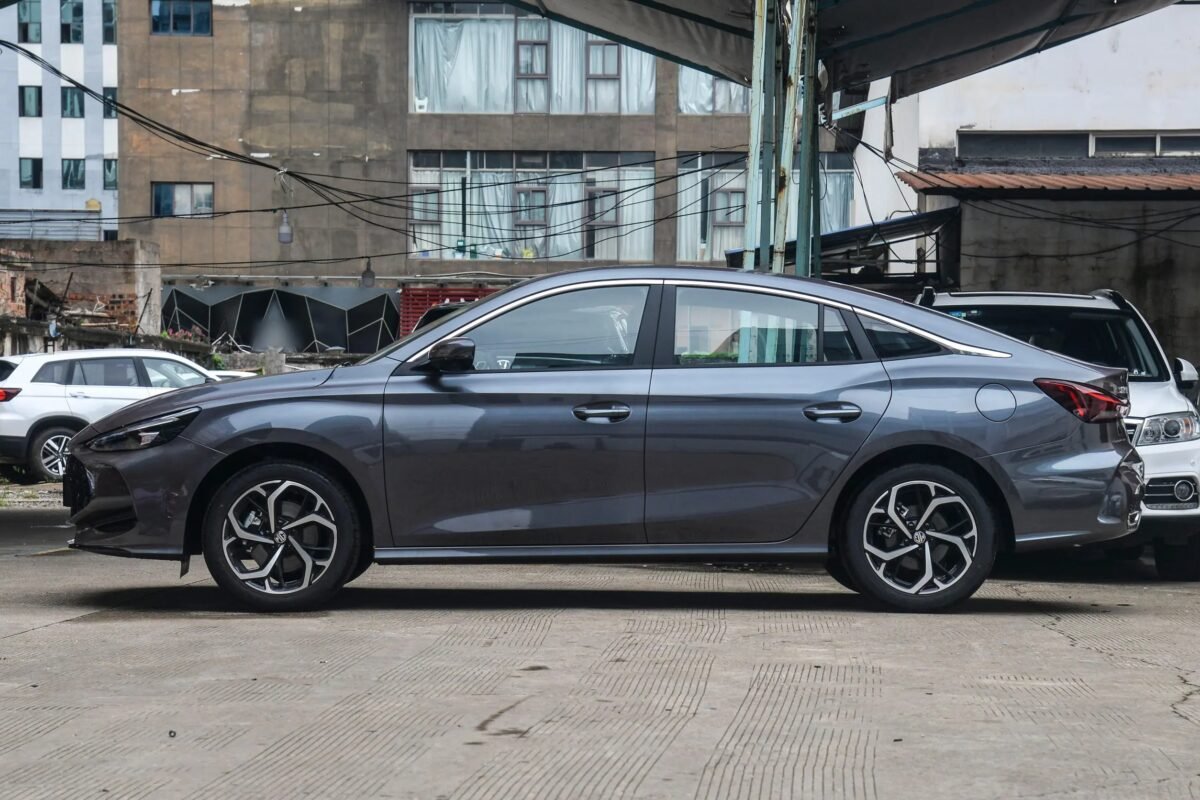 MG MG5 Castle gray