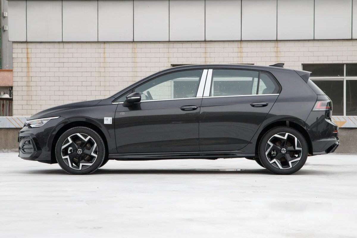 Volkswagen Golf A8 black