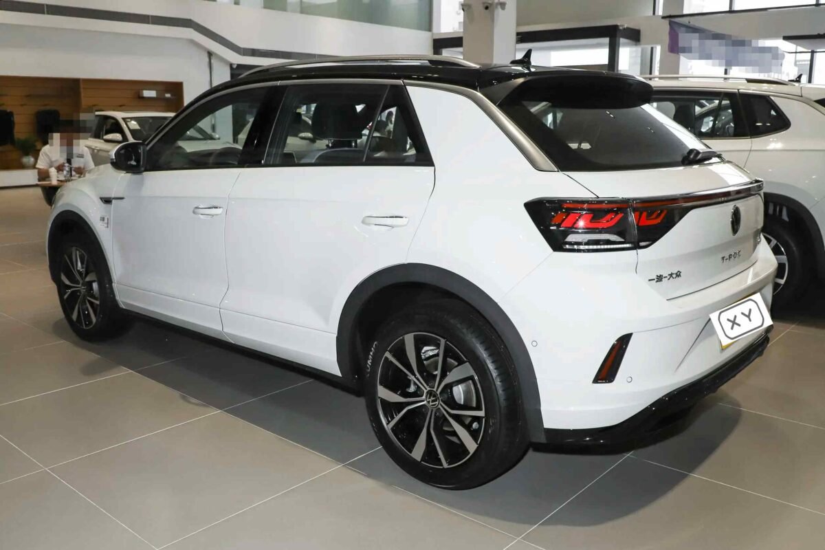 Volkswagen T-ROC white