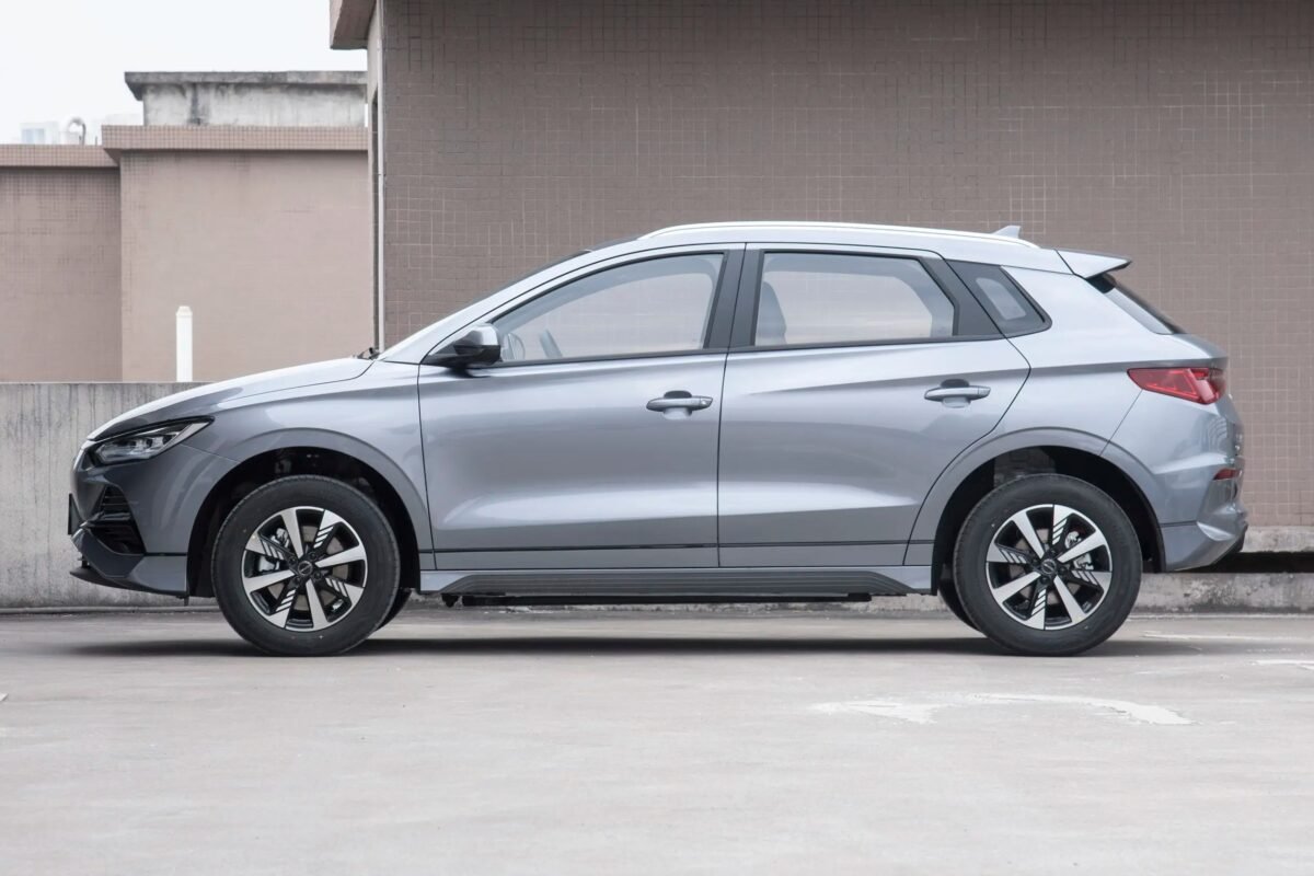 BYD E2