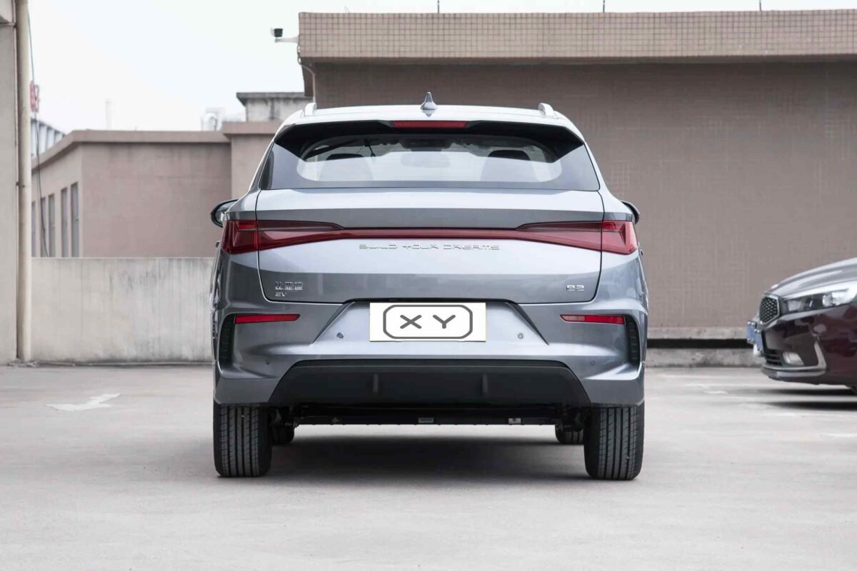 BYD E2