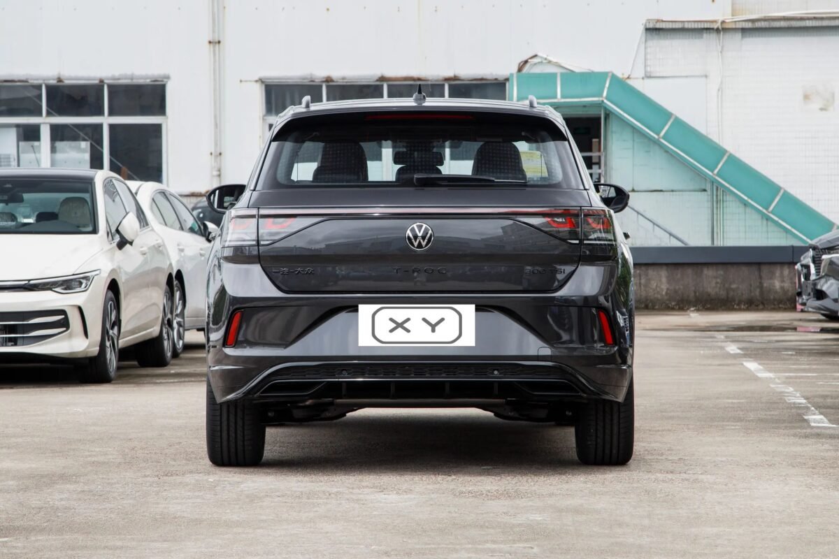 Volkswagen T-ROC black