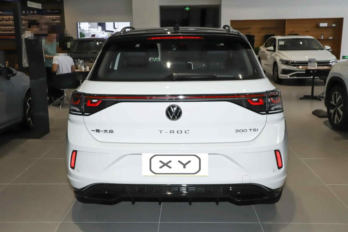 Volkswagen T-ROC white
